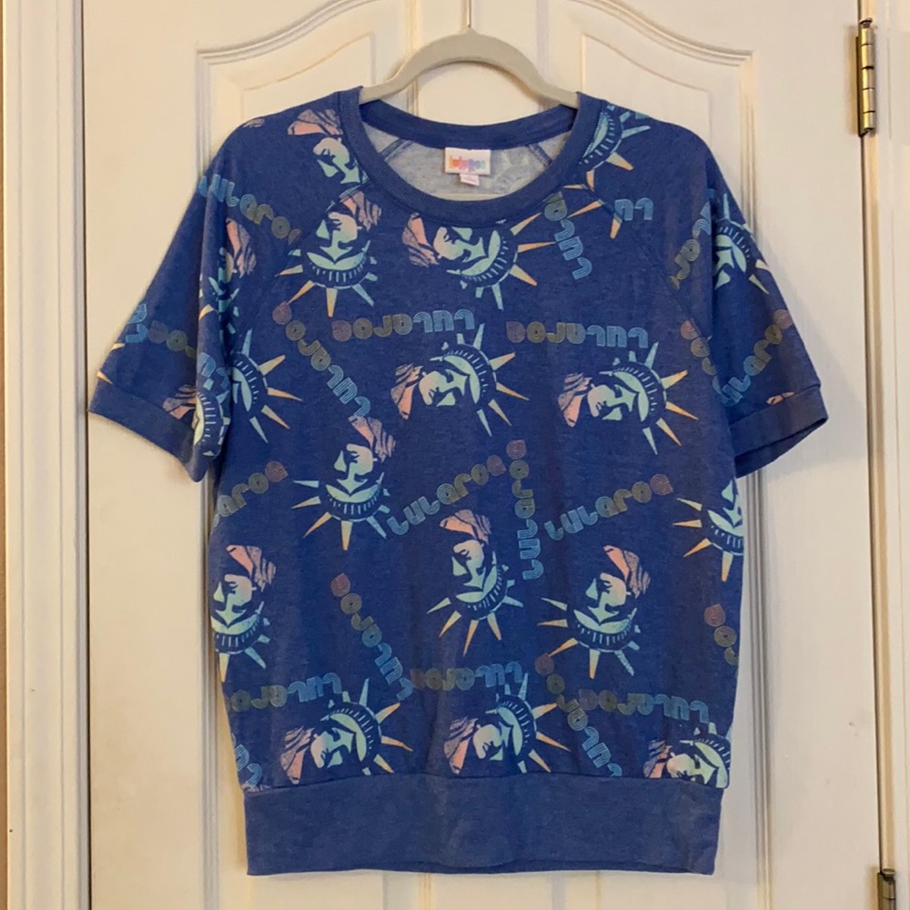 S LuLaRoe Jane t shirt